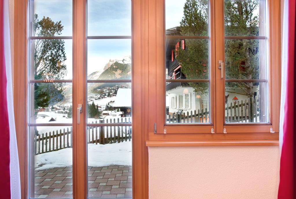 Mom - Alpine Boutique Apartments, Chalet Fagus, Terrace Studio Grindelwald Værelse billede
