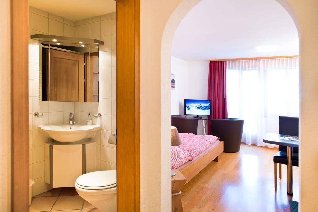 Mom - Alpine Boutique Apartments, Chalet Fagus, Terrace Studio Grindelwald Værelse billede